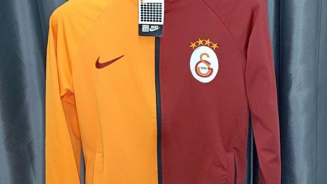 Dalgıç kumaşla polyester kumaş aynı mı?