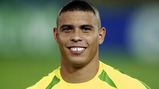Ronaldo Nazario sizce tarihin en iyi forveti midir?