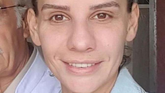 Esra Erol'un makyajsız hali ve makyajlı hali hakkında neler düşünüyorsunuz?