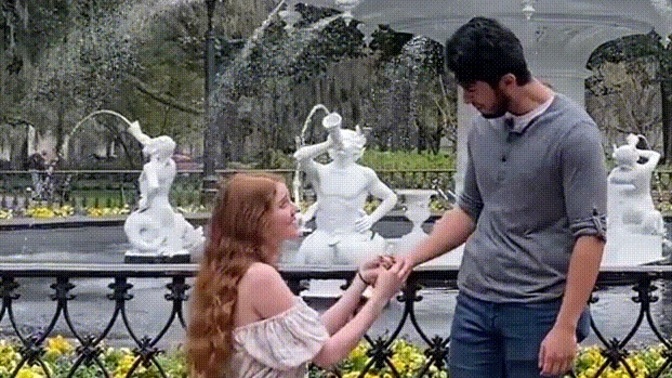 Diz çökerek evlenme teklifi yapar mısınız?