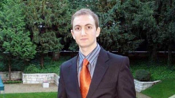 Fotoğrafdaki Şahsı Hatırlayan 3 5 Kişi Çıkar Mı?