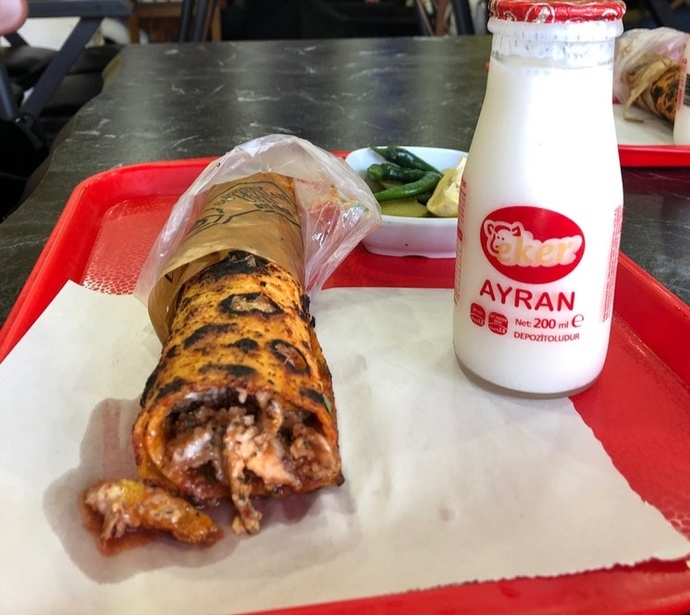 Şu an döner yemeye geldik, sizce bu kaç kaloridir?