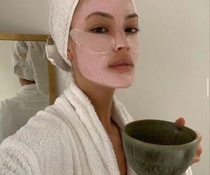 Çirkin kadın yoktur bakımsız kadın vardır sözüne katılıyor musunuz?