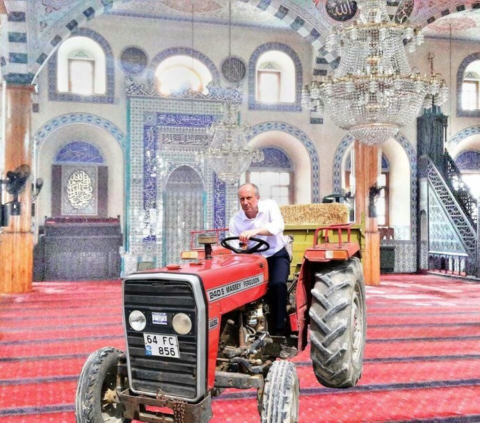 CHP, Erzurum’da Kur’an-ı Kerim dağıttı. Sağ Kesimden oy alma çabaları mı?