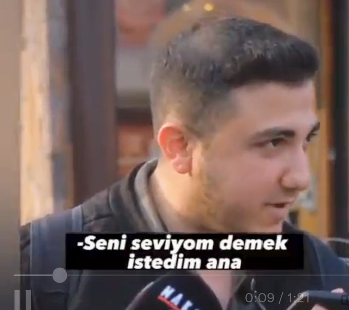 Sokak röportajında annelerini arayıp seni seviyorum diyen gençlerin videosu viral oldu! Anneni arayıp, ona seni seviyorum der misin?