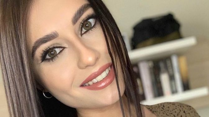 Sizce Bu yabancı manken kız güzel mi, ve estetiği var mı?