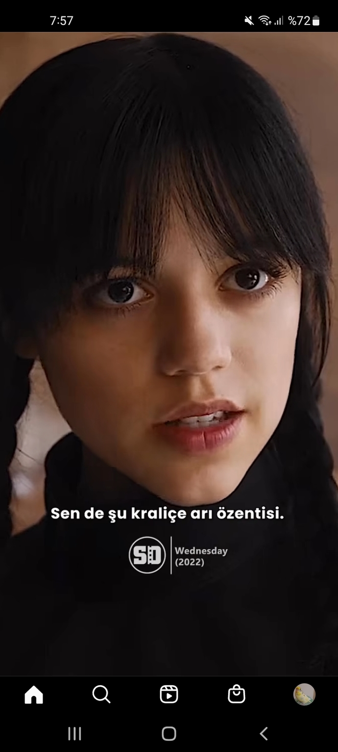 Arkadaşlar bu kız kimdir bilirseniz?