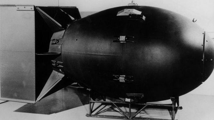 Nagasaki'de on binlerce insanın saniyeler içinde ölmesine neden olan 'Şişman Adam' lakaplı atom bombası.