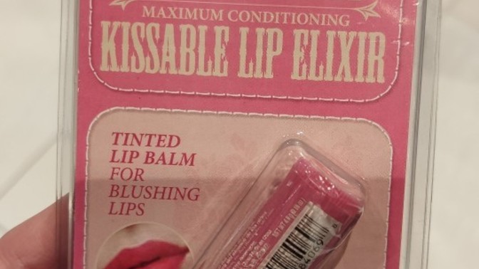 Bu lip balm hakkında bilgisi olan var mı?