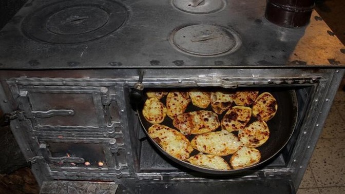 Kış biraz geç gelmiş olsa da 😊 geldi! Sizin tercihiniz hangi yönde: Kestane mi, patates mi?