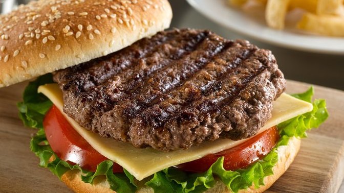 Kahvaltıda hamburger yenir mi?