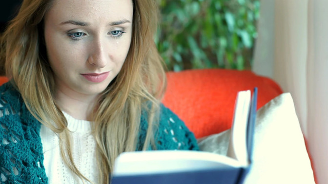 Daha önce hiç okurken duygulandığınız bir kitap oldu mu?