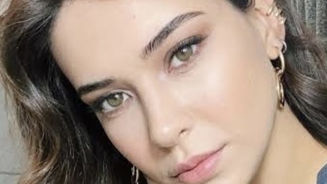Devrim Özkan mı daha güzel Elif Aksu mu?