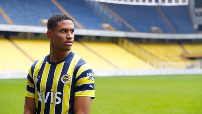 Fenerbahçe, Jayden Oosterwolde transferini resmen açıkladı. Sizce 8 milyon Euro bir sol bek için fazla mı?