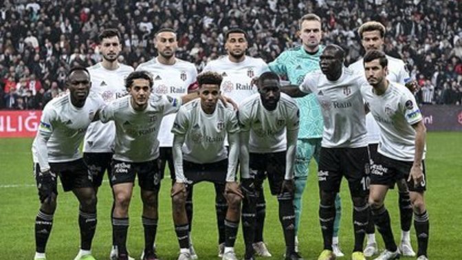 Beşiktaş transfer için son günü bekleme kararı aldı. Sizce hangi bölgeye transfer gerekiyor?