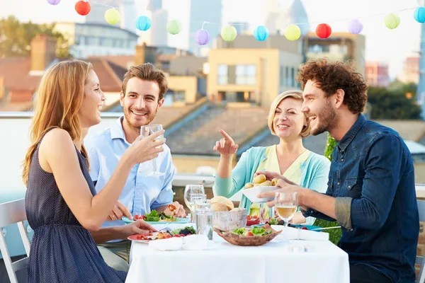 Yemek masasında neşeli ve keyifli olmak yemeğin lezzetini çoğaltır mı?