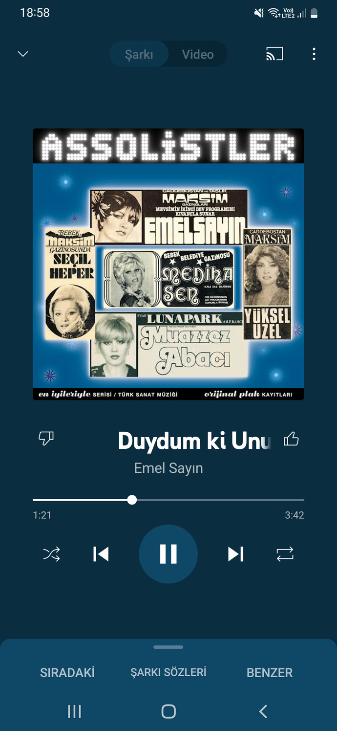 Sahil kenarında gün batımında dinlenecek şarkılar önerir misiniz?