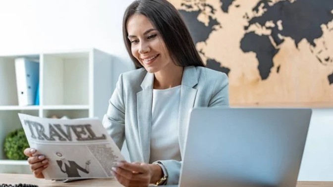 Taklitler aslını yaşatır da, en çaresizce olanı kişinin kendisini taklit etmesi mi yoksa?