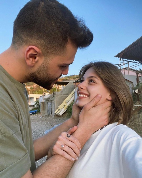 Bakmaya kıyamadığınız biri var mı?