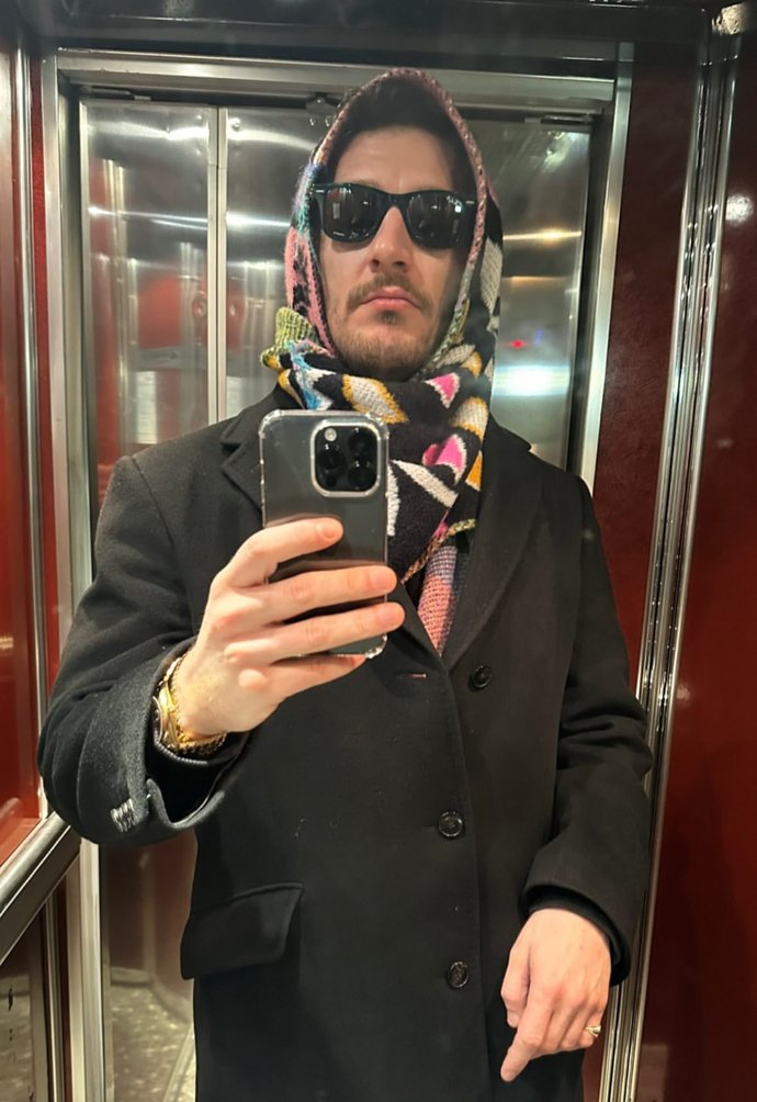 Uraz Kaygılaroğlundan şahane bir tarz daha! Yeni tarzını nasıl buldunuz?