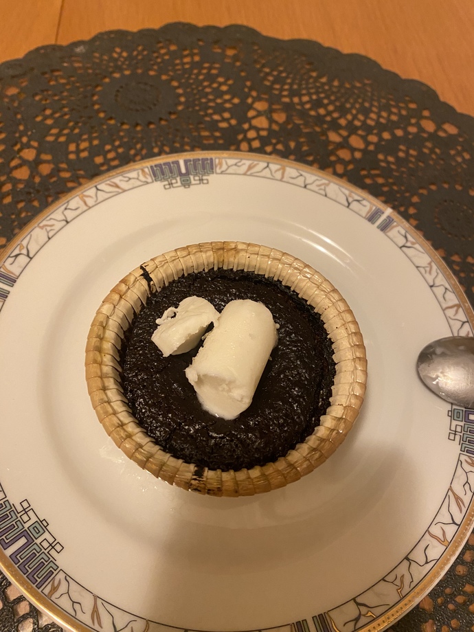 Gece gece panna cotta yaptım, nasıl gözüküyor sizce?
