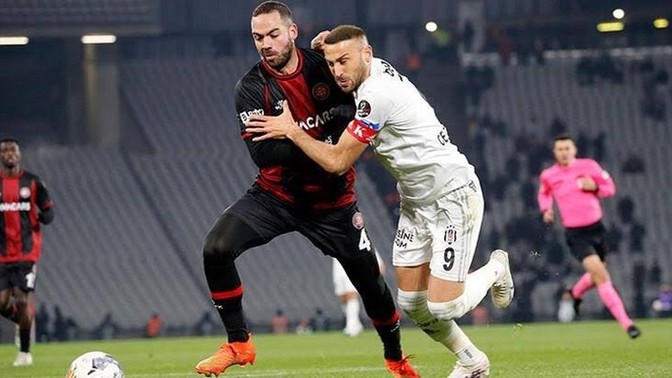 Beşiktaş, Karagümrükle 1-1 berabere kalarak şampiyonluğa havlu attı! Maçı nası buldunuz?
