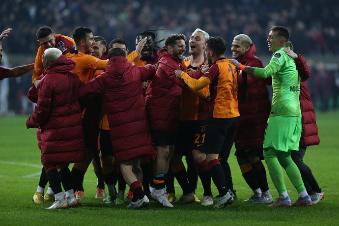 Galatasaray - Ümraniyespor'u 3-2 yendi! Maçı nasıl buldunuz?