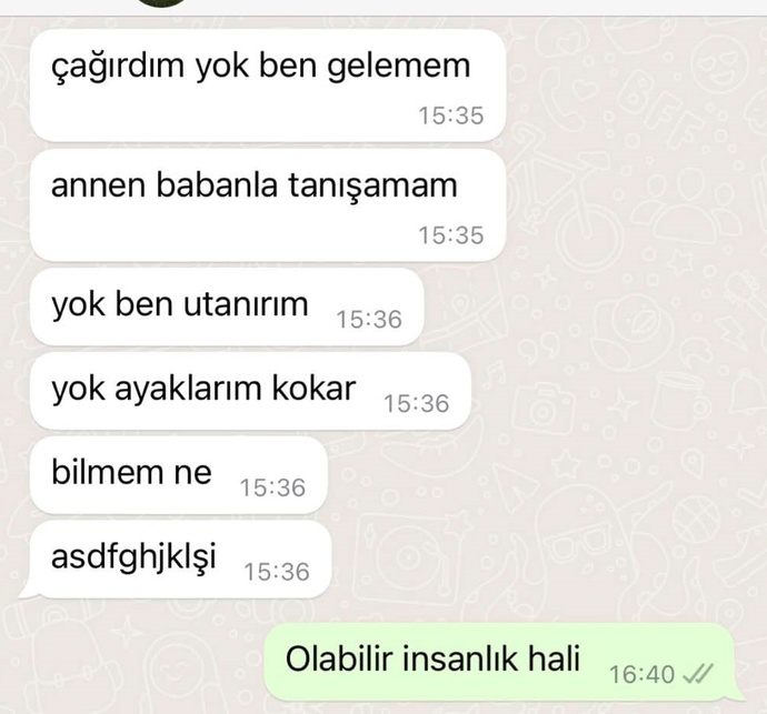 Sevdiğim kız ayaklarım kokar diyerek annem babamla tanışmak istemiyor. Normal mi bu?