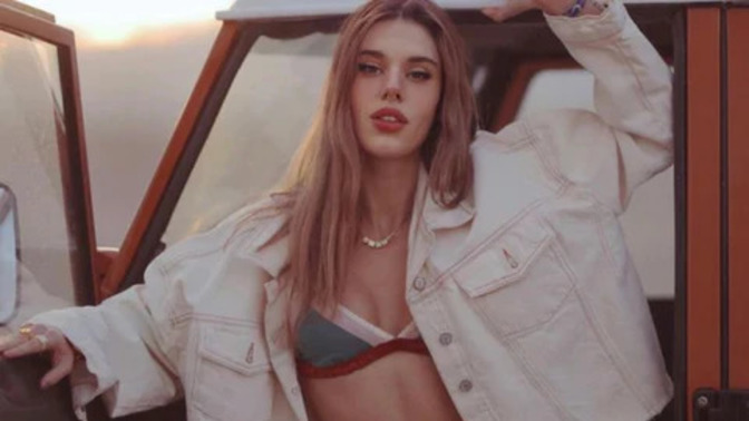 Küçük göğüslü kızların bralet giymesi kötü mü gözüküyor?