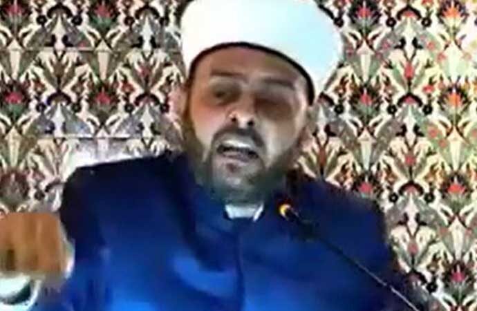 Kadınları ‘et’ olarak gören Halil Konakçı: Dinde zorlama vardır demiş. Dinde zorlama var mı yok mu?