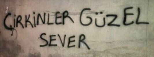 Çirkinlerin sevilmeye hakkı yok mu?