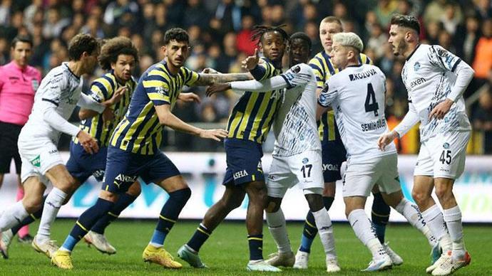 Adana Demirspor - Fenerbahçe maçındaki hakem yönetimi hakkında ne düşünüyorsunuz?