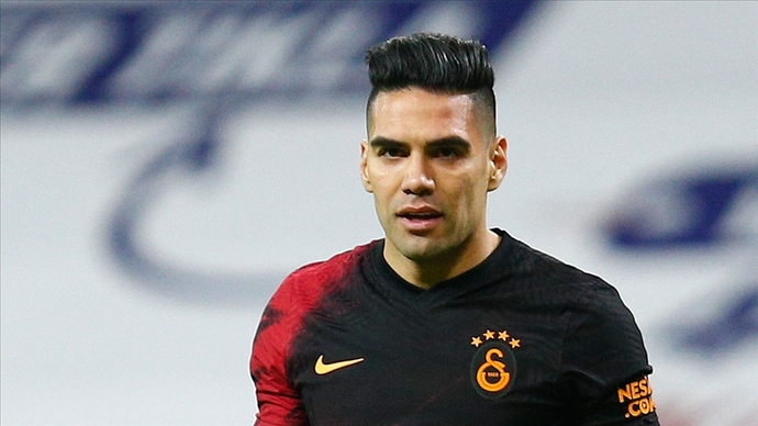 Sizin için en büyük hayal kırıklığı yaratan yıldız futbolcu kimdi?