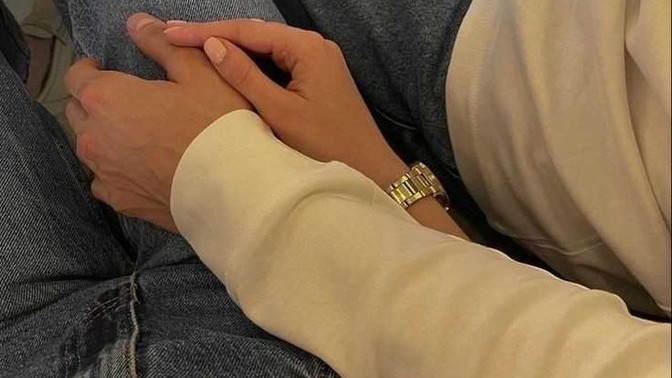 Sevgilinin elini tutunca bile mutlu olunan aşklar artık yok mu?