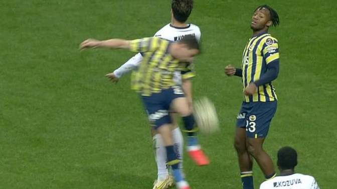 Bu numaraları yemeyiz! Fenerbahçe, Adana Demirspor maçının hakemi üzerinden hakemleri baskı altına alıp algı mı yaratmak istiyor?