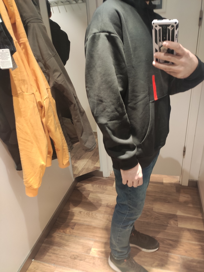 Kızlar, Sizce bu sweat çok mu bol duruyor?
