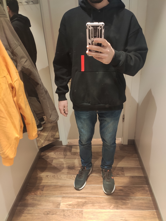 Kızlar, Sizce bu sweat çok mu bol duruyor?