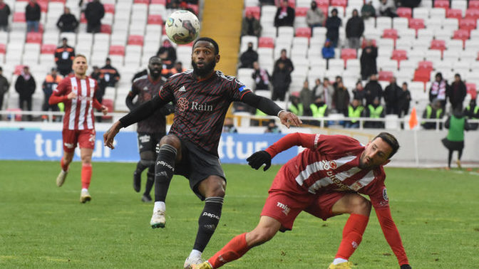 Sivasspor 1 - Beşiktaş 0... Kartal bu mağlubiyetle bence şampiyonluk şansını kaybetti! Maçı nasıl buldunuz?