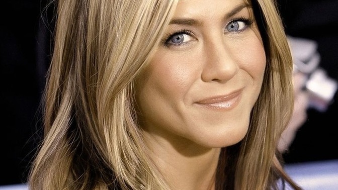 Jennifer Aniston güzel mi?