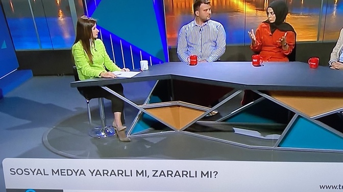 Sosyal medya yararlı mı , zararlı mı?