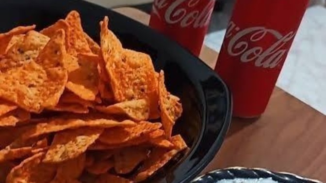 Çekirdek-Kola mı daha güzel Cips-Kola mı?