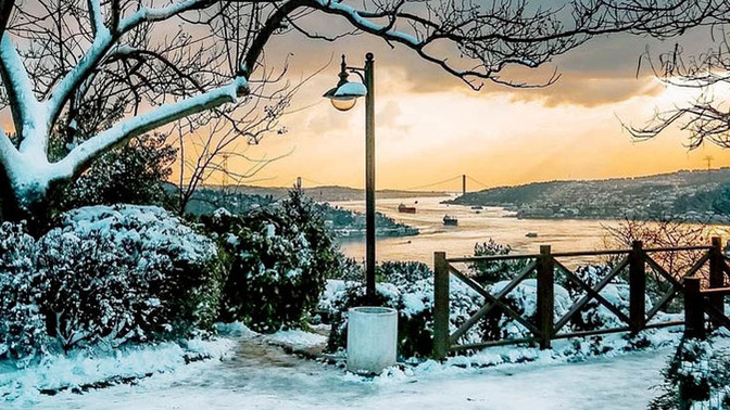 İstanbul'da okullar kar nedeniyle 1 gün tatil edildi! Karlı havaları sevenler burada mı?