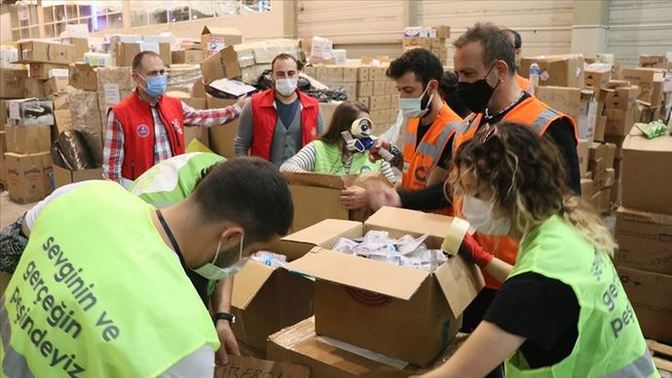 AHBAP, evlerini terk eden vatandaşlara kapısını açan kurum ve işletmeleri haritalandırdı! Evini terk eden var mı?