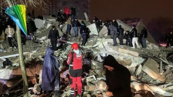 Deprem ve yıkım bitmiyor, peki Türkiye ne zaman akıllanacak?