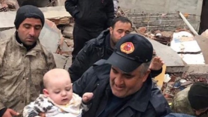 Kişisel soru sormaya devam eden vurdum duymaz bir nesil mi oluşuyor?