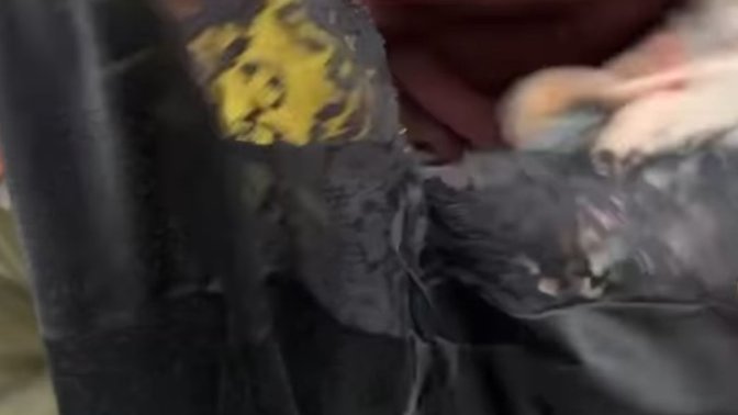 Yardım kolisinden saten gecelik çıktı. Bu insanlar neyin peşinde 😠?