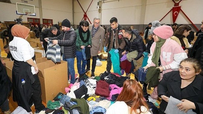 Yardım için ikinci el ama yeni gibi yani hasarsız olan giysiler kabul olur mu?