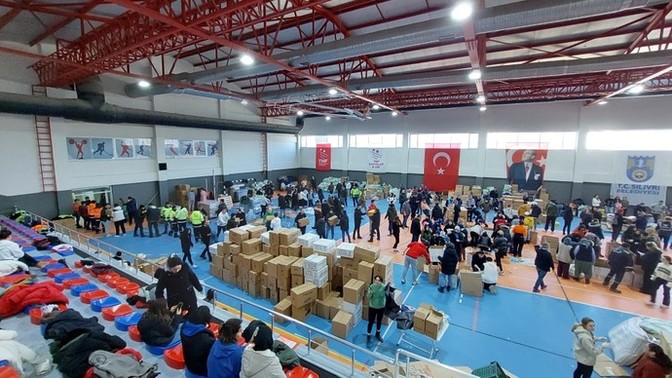 Silivri Alibey Spor Salonuna gelip eşyaları paketlememize destek olmak ister misiniz?