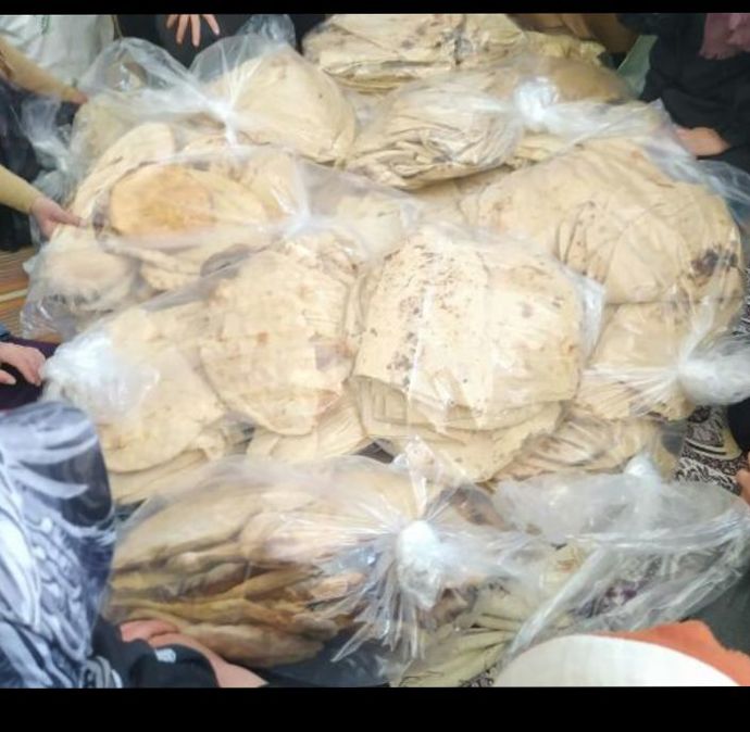 Vandaki akrabalarım güzel yürekli halalarım yardım için tandır ekmeği pişirmişler, kabul ederler mi?