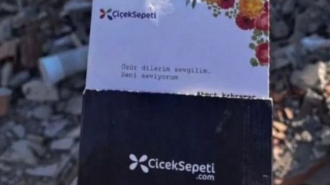 Enkazdan "özür dilerim sevgilim, seni seviyorum" notu çıktı. Kalp kırmak için hayat çok kısa değil mi?